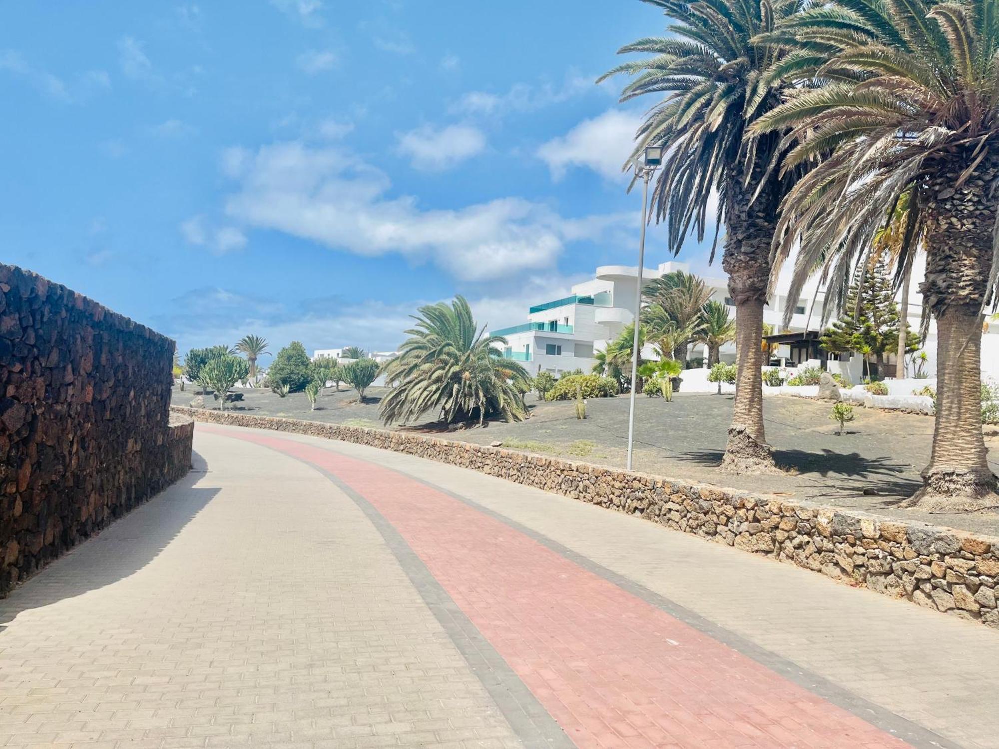 Trinity House En Playa Bastian Villa Costa Teguise Exteriör bild